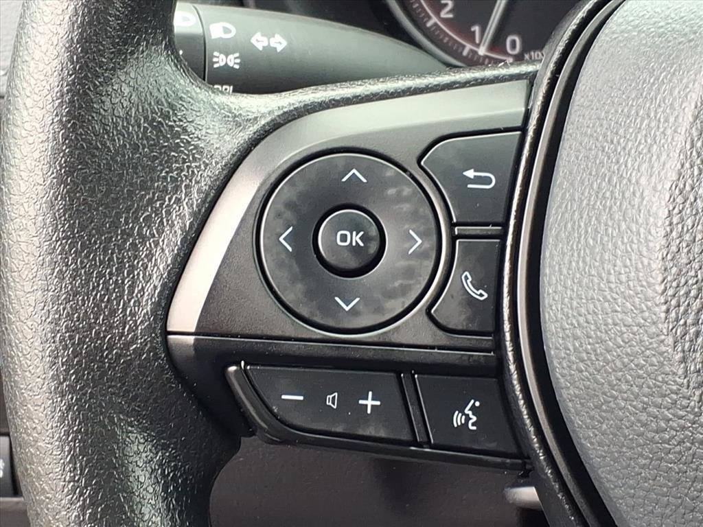 Used 2025 Toyota RAV4 LE AWD/4WD image 6