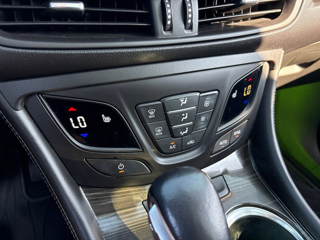 Used 2019 Buick Envision Essence AWD/4WD image 26