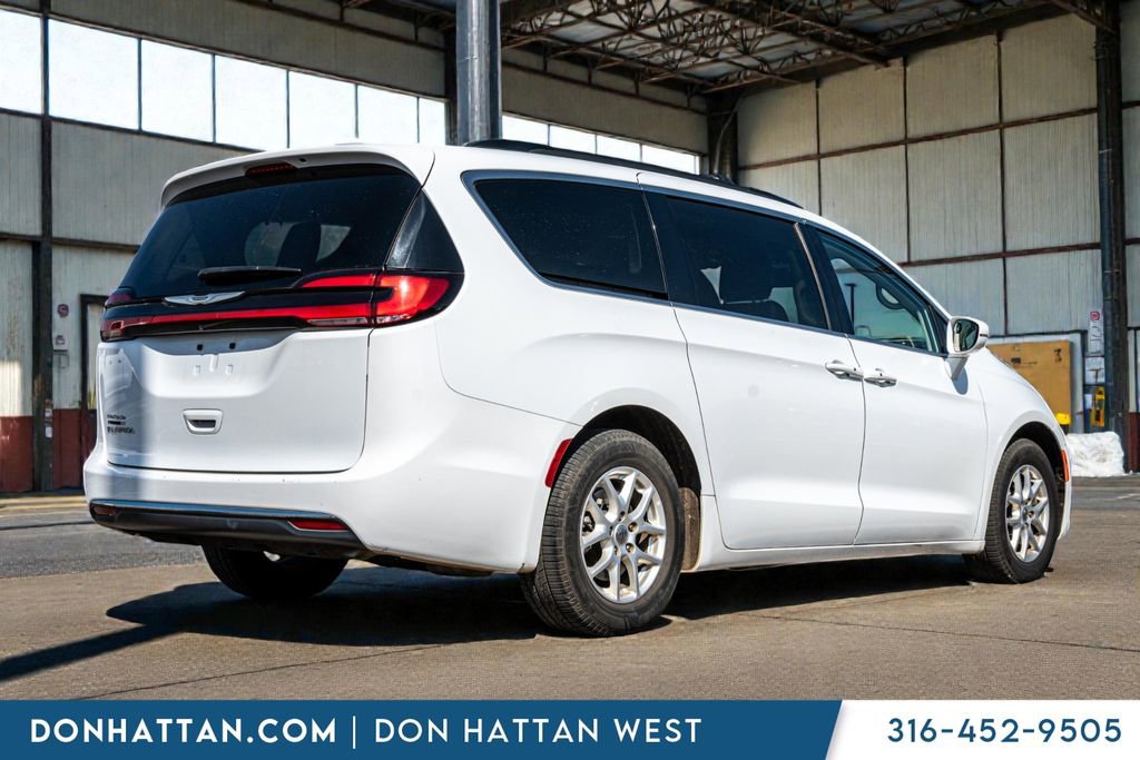 Used 2022 Chrysler Pacifica Touring-L image 36