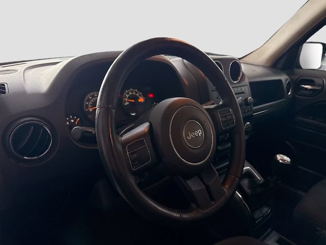 Used 2014 Jeep Patriot Latitude FWD image 10