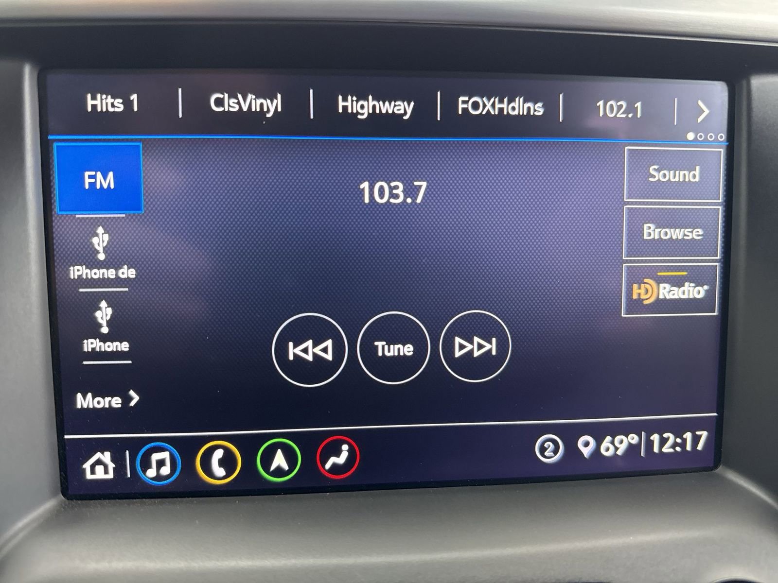 Used 2020 GMC Acadia SLT image 17