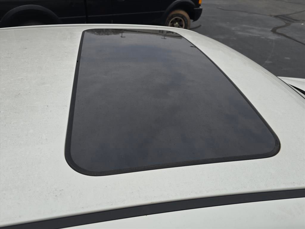 Used 2006 Kia Optima LX image 9