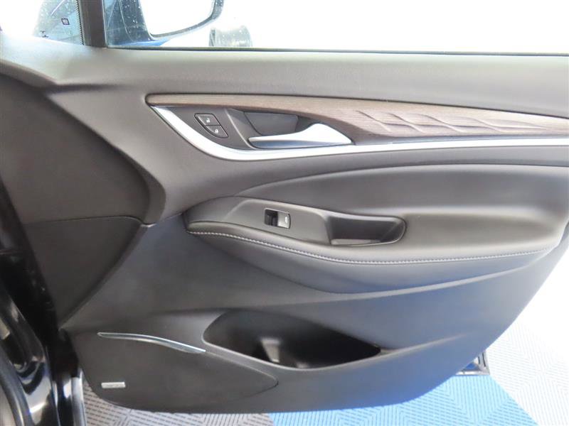 Used 2022 Buick Enclave Avenir w/ Trailering Package, 5000 lbs. AWD/4WD image 39