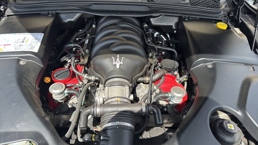 Used 2013 Maserati GranTurismo Sport RWD image 31