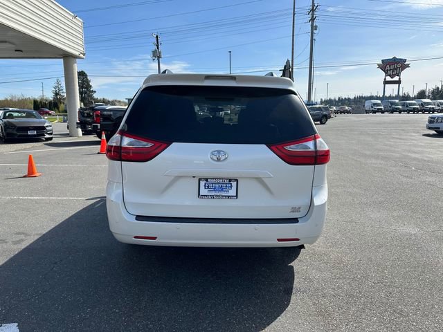 Used 2017 Toyota Sienna XLE w/ XLE Navigation Package AWD/4WD image 2