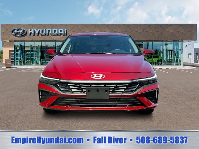 Used 2025 Hyundai Elantra SE FWD image 12