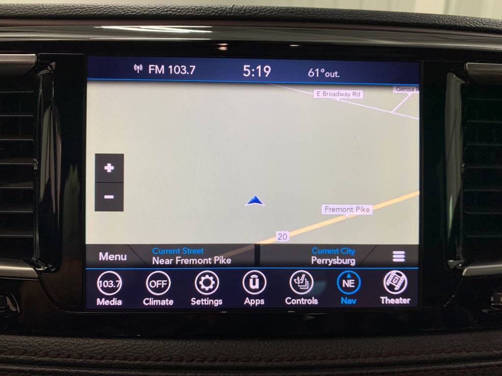 Used 2020 Chrysler Pacifica Limited FWD image 10
