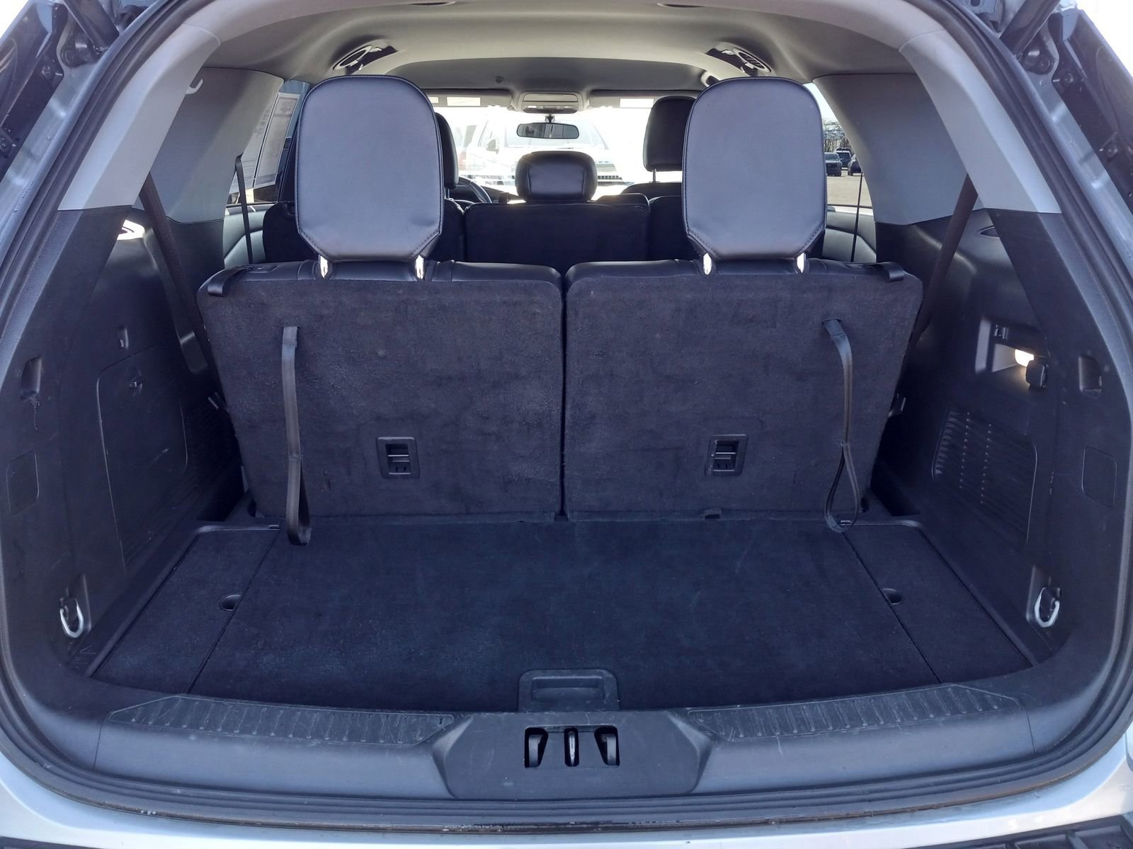 Used 2023 Ford Explorer XLT w/ Equipment Group 202A AWD/4WD image 12