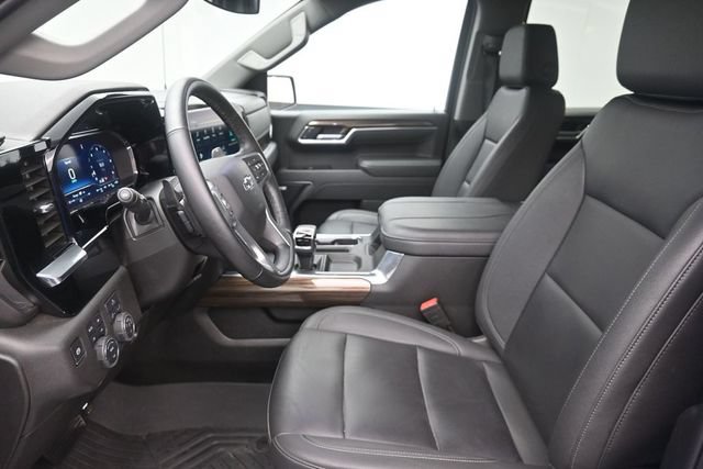 Used 2025 Chevrolet Silverado 1500 RST w/ Convenience Package II AWD/4WD image 16