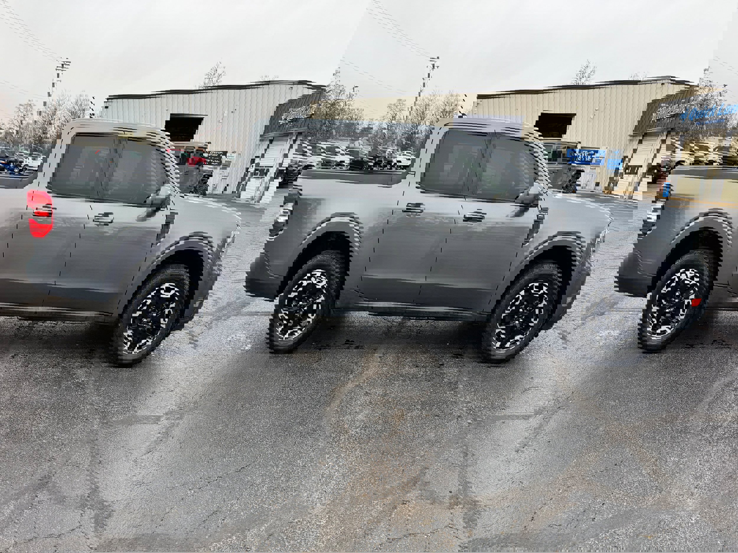 Used 2022 Ford Maverick Lariat w/ Lariat Luxury Package image 6