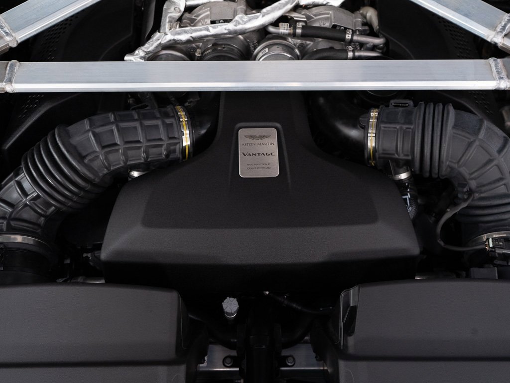 Used 2021 Aston Martin V8 Vantage Roadster image 47