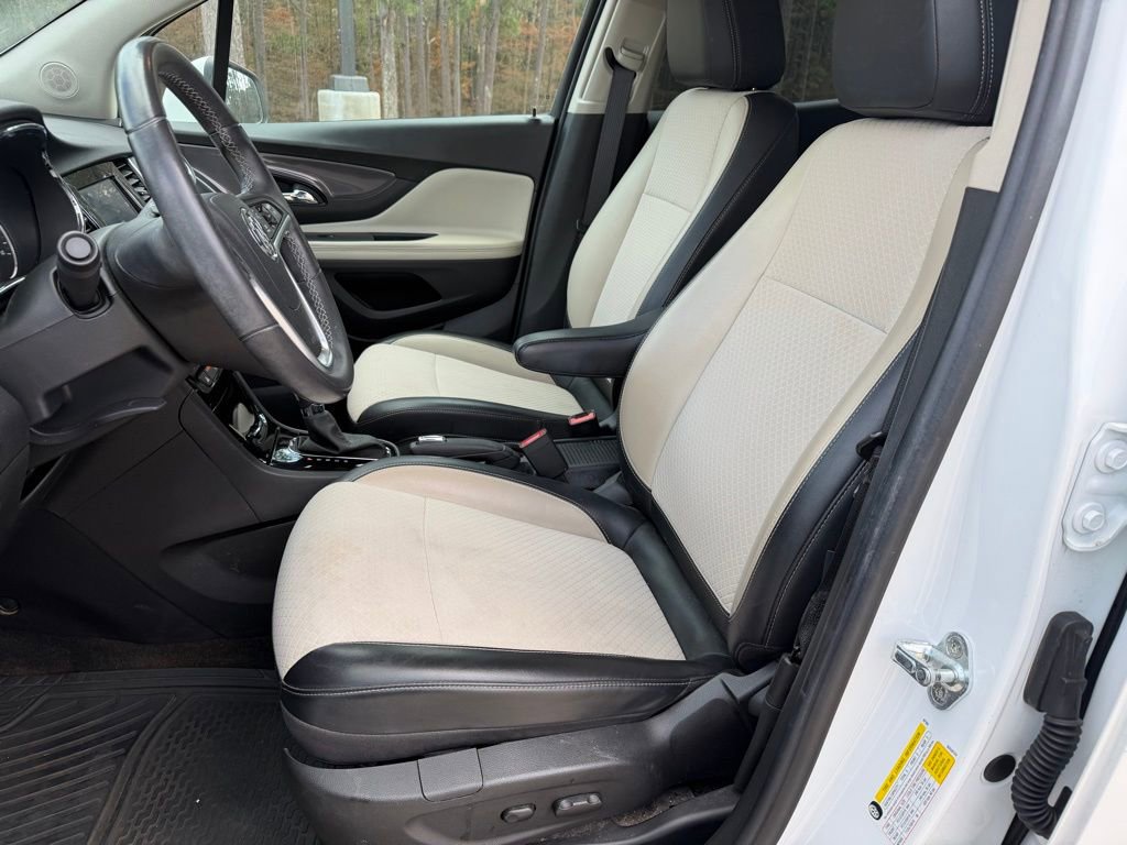 Used 2021 Buick Encore Preferred image 11