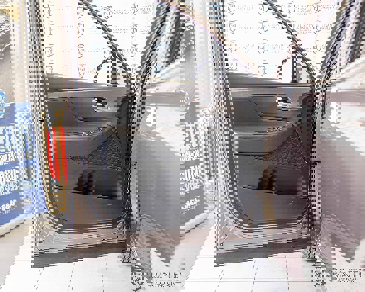 Used 2020 Hyundai Santa Fe SEL image 30