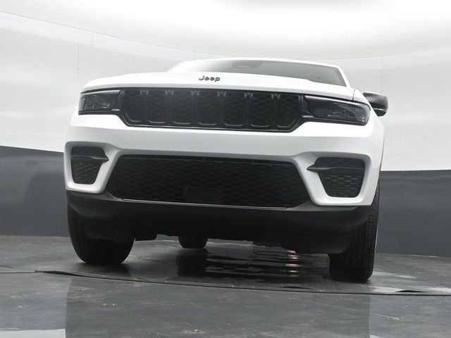 New 2025 Jeep Grand Cherokee Altitude image 35