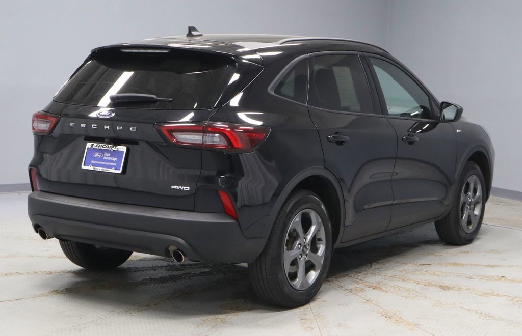 Certified 2025 Ford Escape ST-Line AWD/4WD image 10