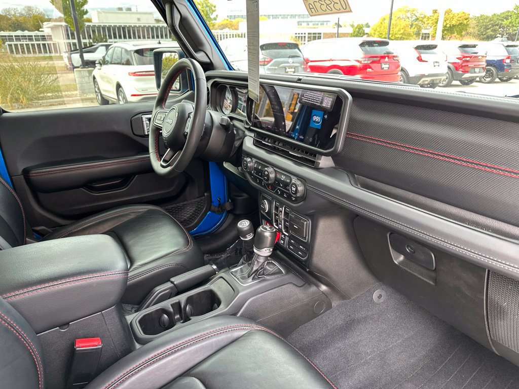 Used 2024 Jeep Wrangler Unlimited Rubicon AWD/4WD image 18