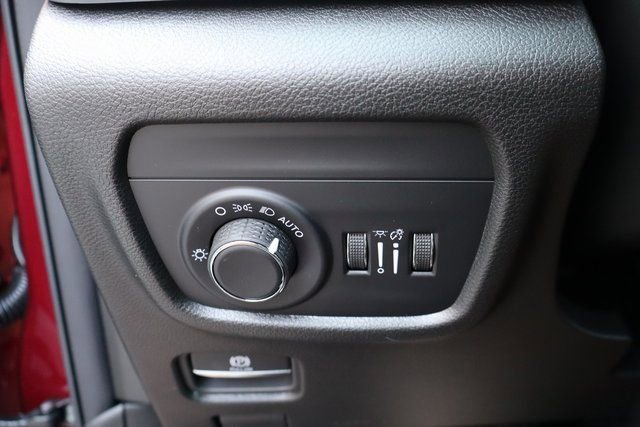 New 2025 Jeep Grand Cherokee Altitude w/ Trailer Tow Package image 12