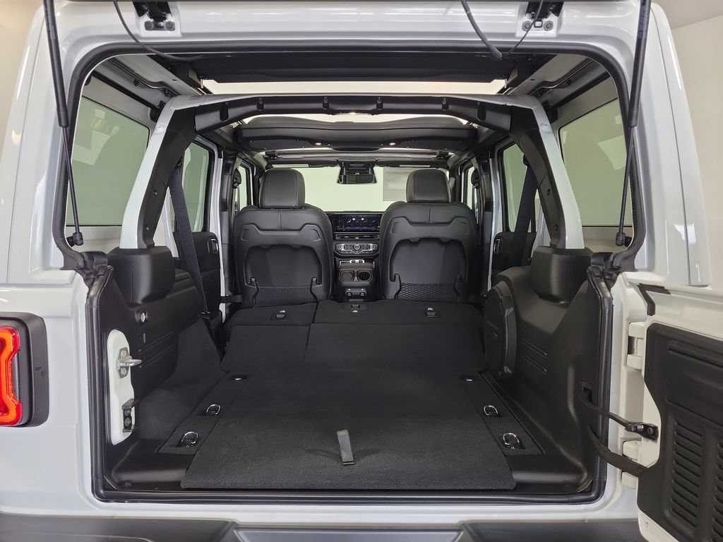 New 2027 Jeep Wrangler Unlimited Rubicon AWD/4WD image 27
