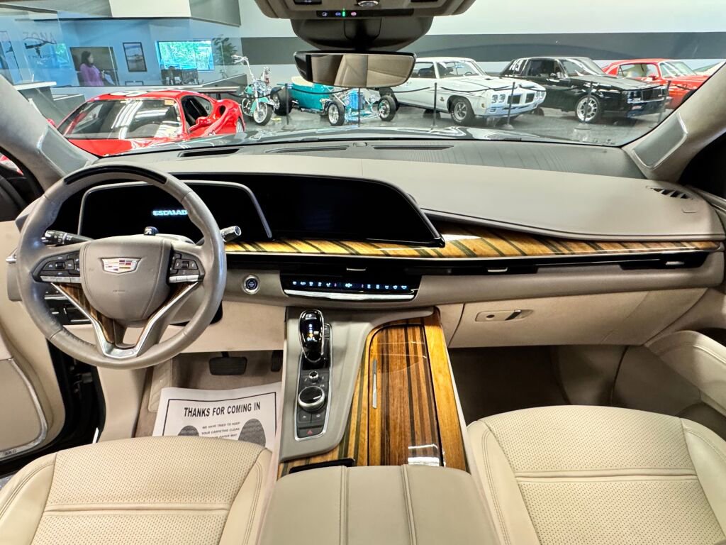 Used 2021 Cadillac Escalade ESV Sport Platinum image 8