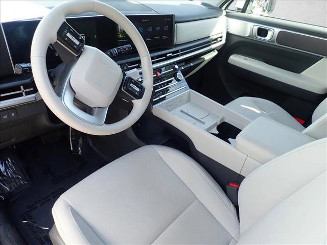 Used 2025 Hyundai Santa Fe SE image 10