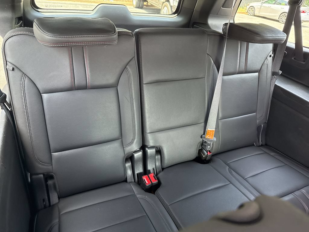 Used 2024 Chevrolet Suburban RST w/ Luxury Package AWD/4WD image 17