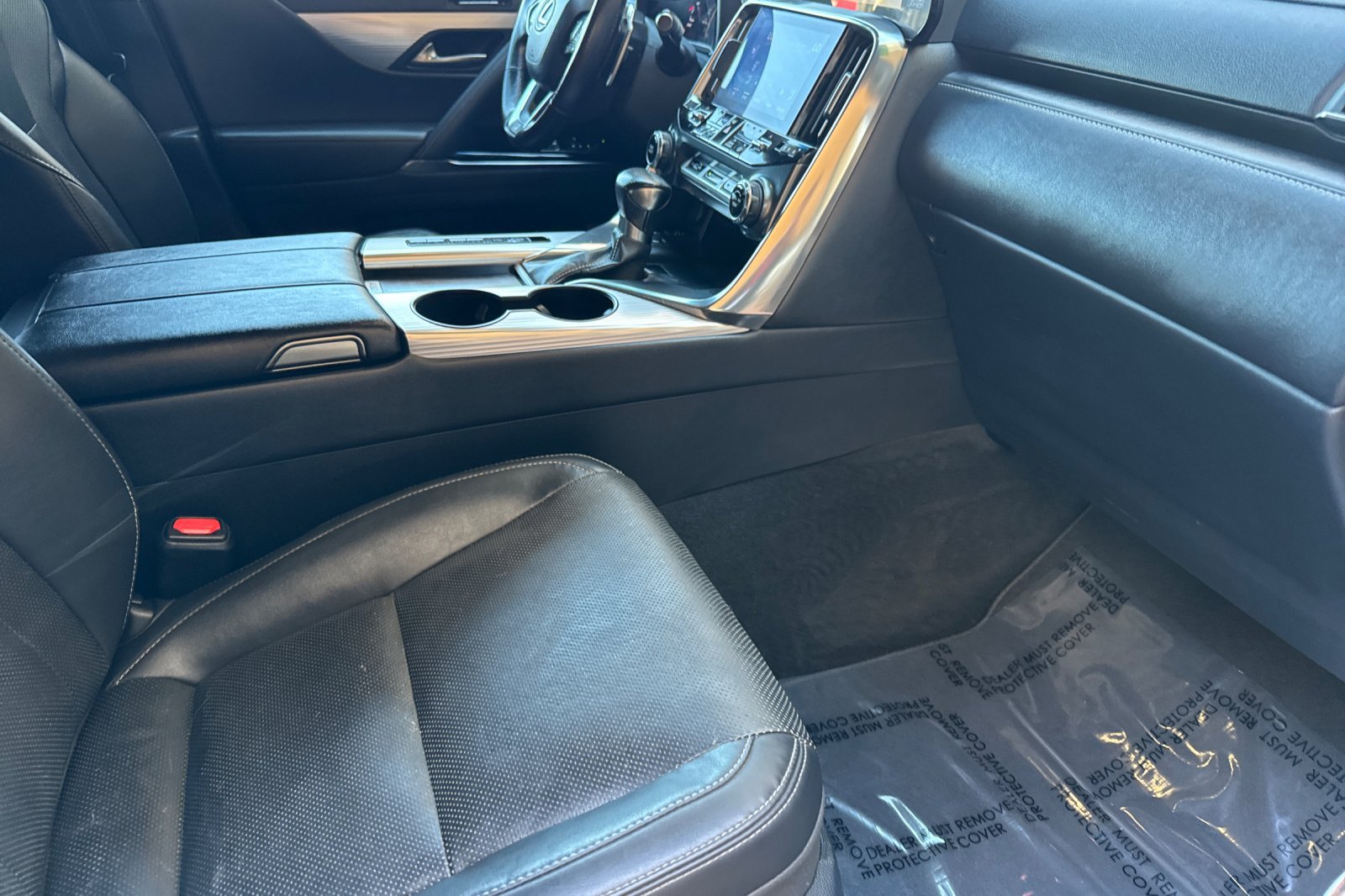Used 2022 Lexus LX 600 F Sport w/ Accessory Package (Z1) AWD/4WD image 16