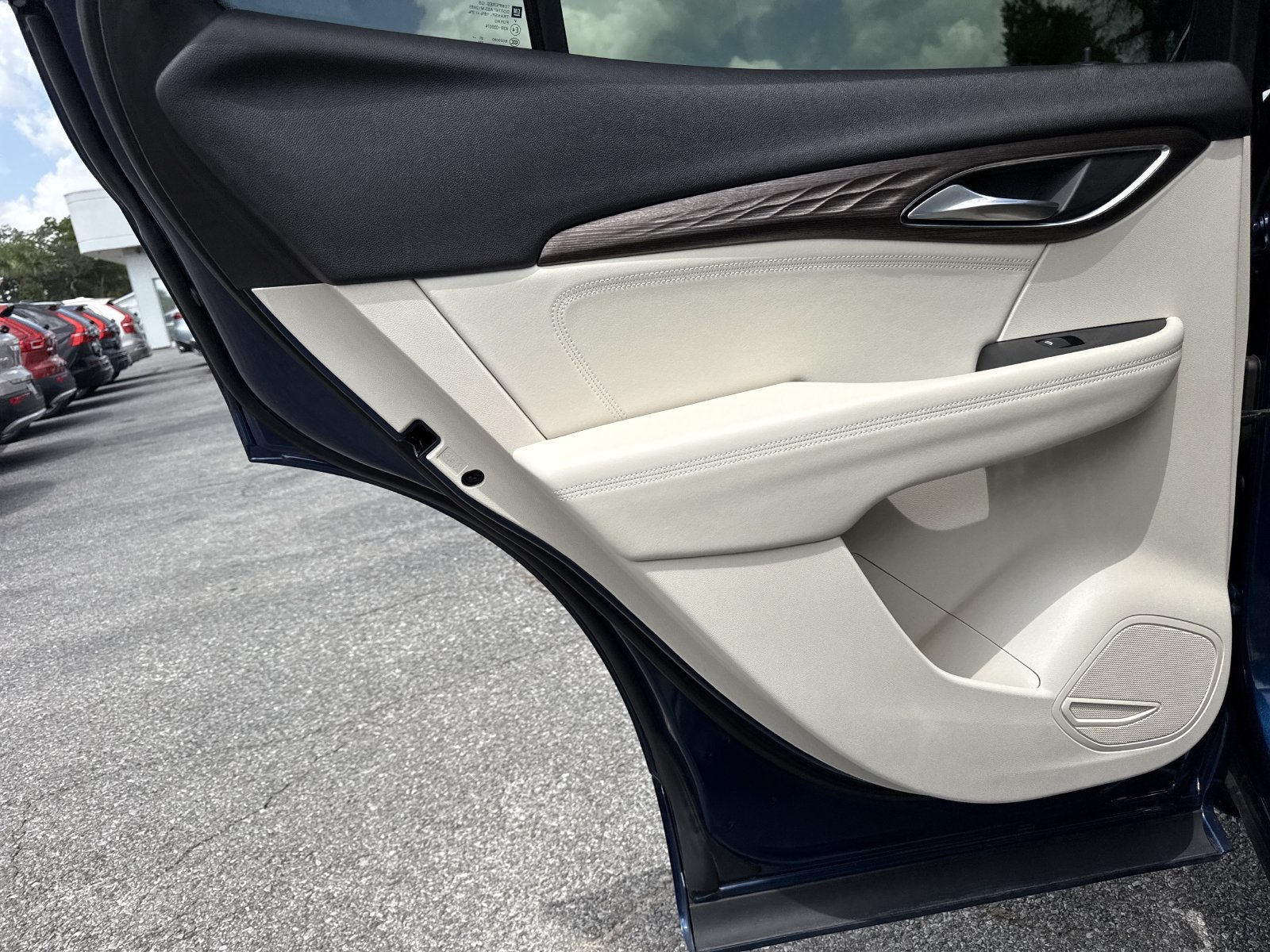 Used 2022 Buick Envision Avenir w/ Technology Package II FWD image 35