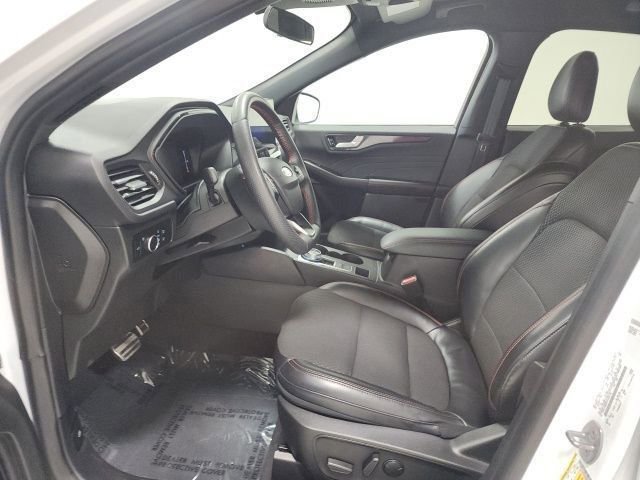 Used 2023 Ford Escape ST-Line w/ Tech Pack #1 AWD/4WD image 16