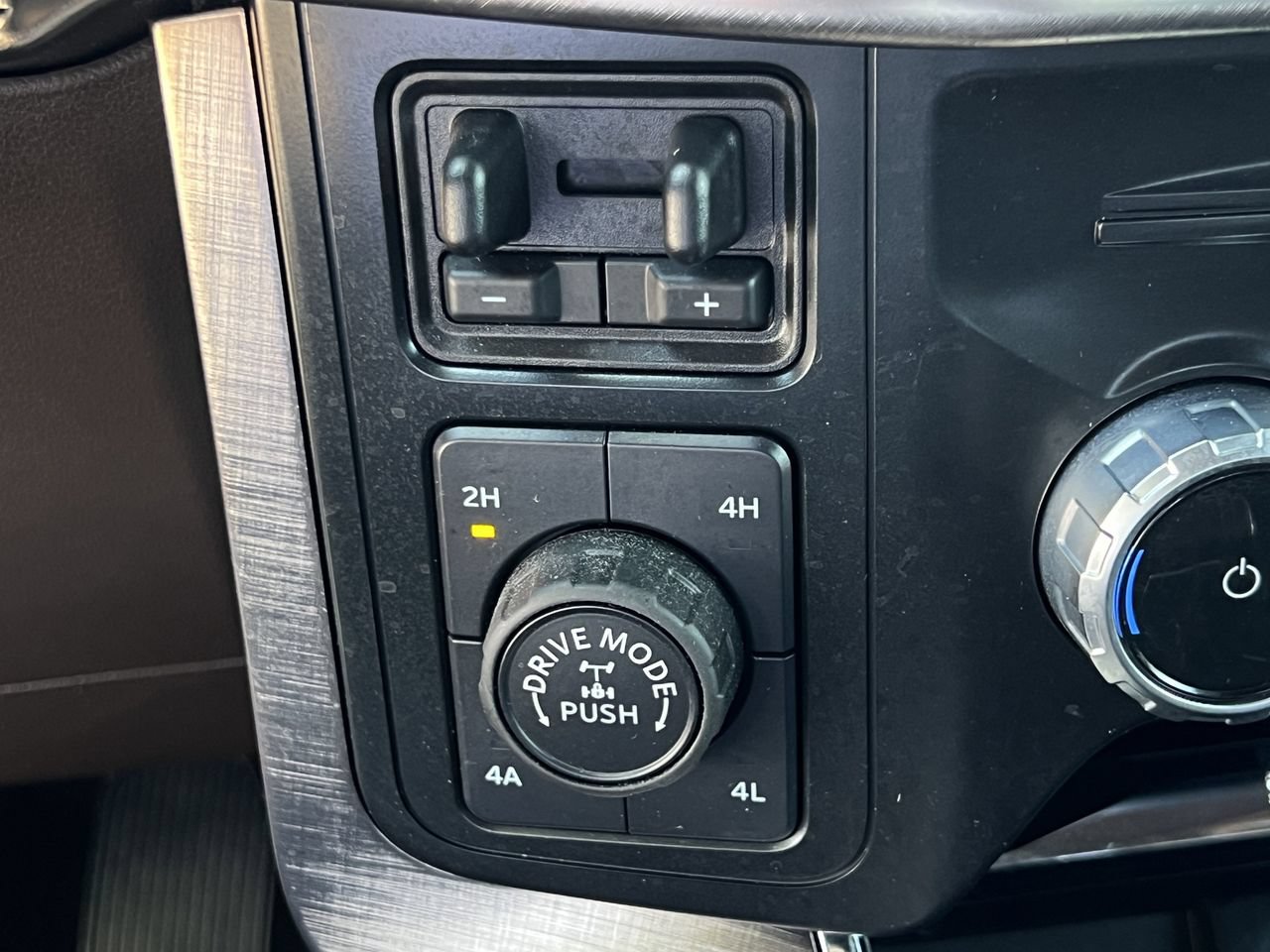 Used 2023 Ford F150 King Ranch w/ Equipment Group 601A High AWD/4WD image 23