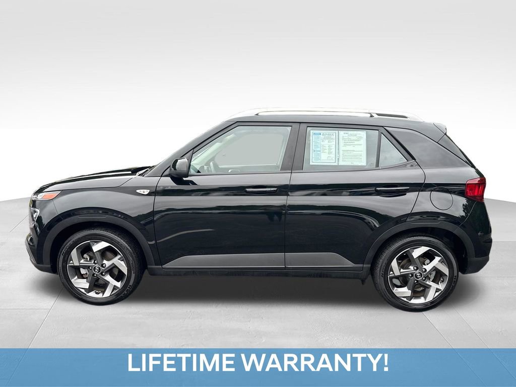 Used 2025 Hyundai Venue SEL FWD image 3