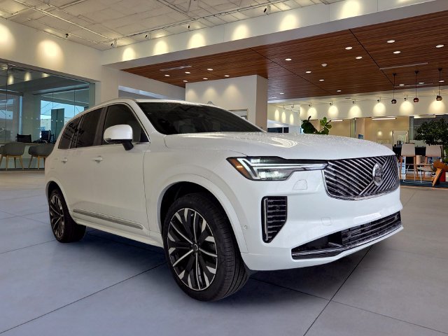 New 2026 Volvo XC90 T8 Plus w/ Protection Package Premier AWD/4WD image 4