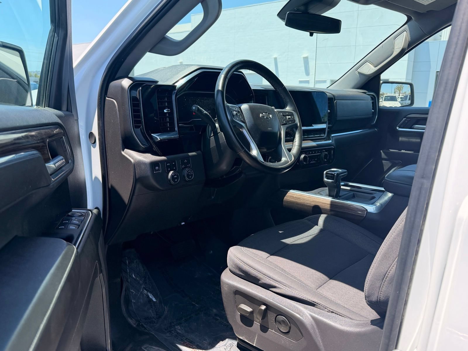 Used 2024 Chevrolet Silverado 1500 LT Trail Boss w/ Protection Package AWD/4WD image 11