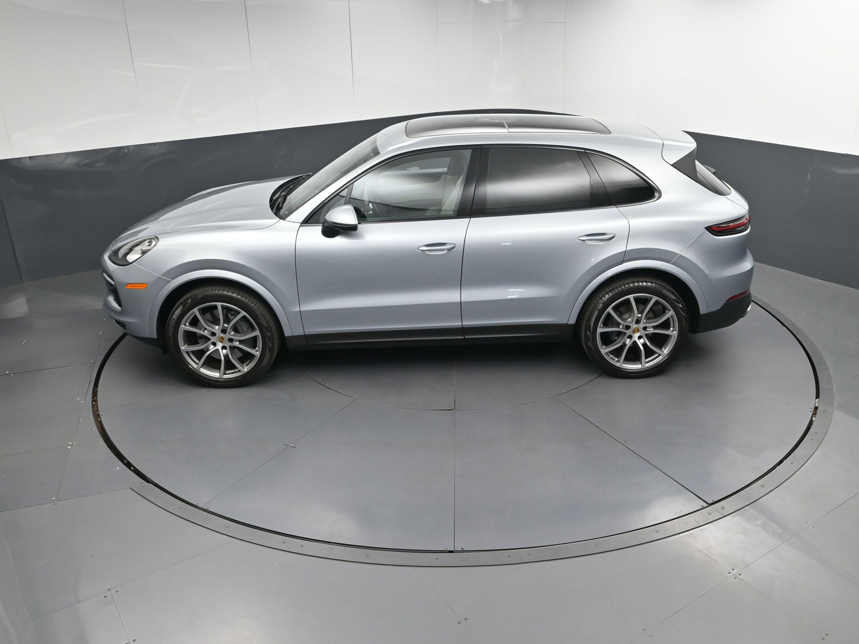 Certified 2022 Porsche Cayenne S image 33