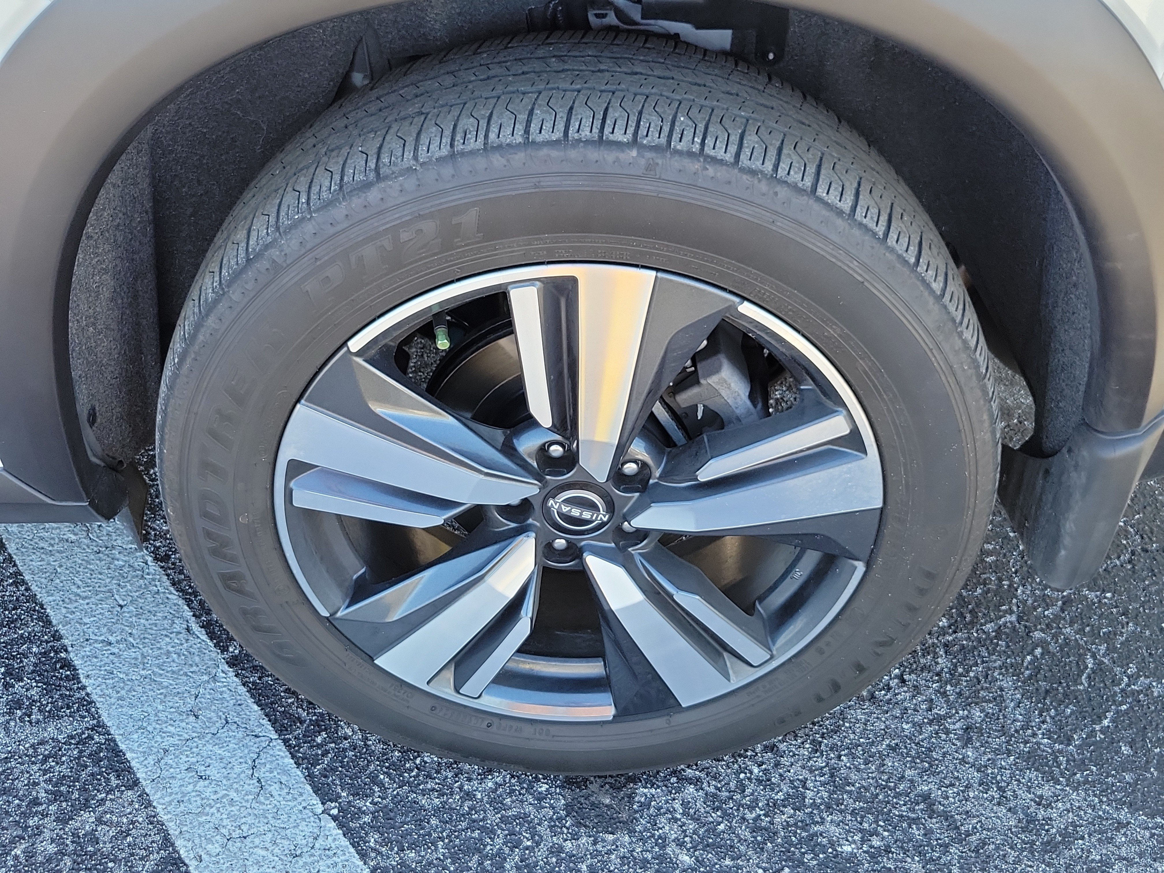 Used 2024 Nissan Rogue SL w/ SL Premium Package FWD image 7
