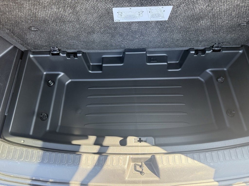 Used 2024 GMC Acadia Elevation image 32