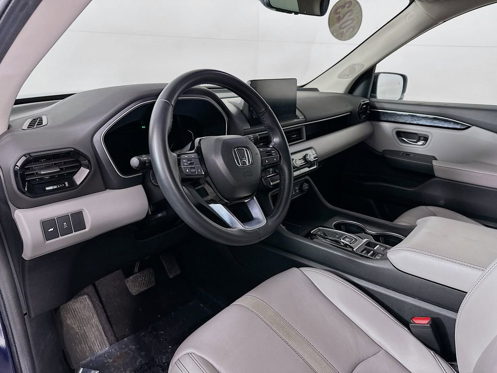 Used 2023 Honda Pilot Touring image 15