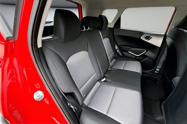 Used 2025 Kia Soul LX image 23