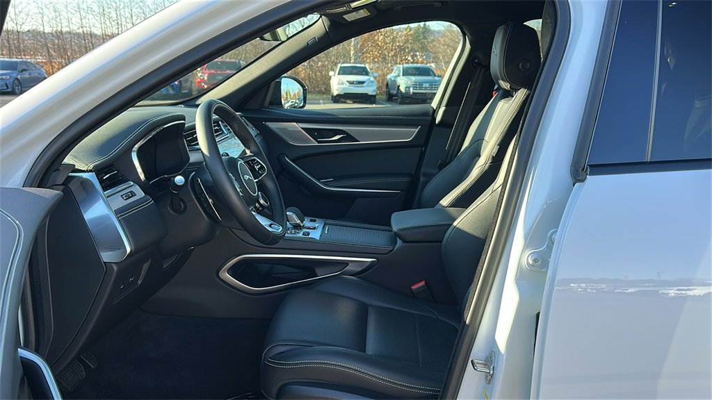 Certified 2025 Jaguar F-PACE R-Dynamic S image 9