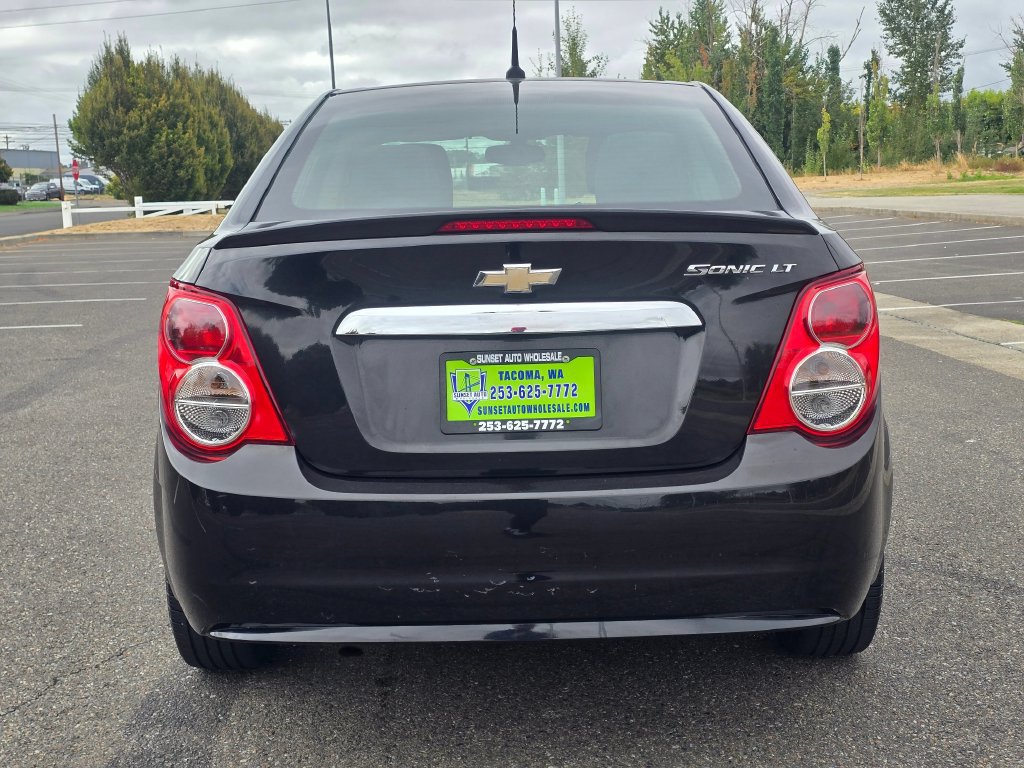Used 2014 Chevrolet Sonic LT w/ Wheels and Fog Lamp Package FWD image 4