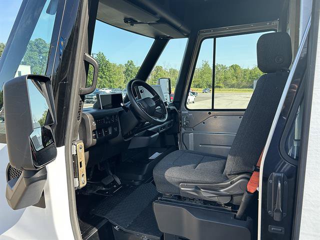 Used 2024 Chevrolet Brightdrop 600 w/ Commercial Equipment Package AWD/4WD image 2