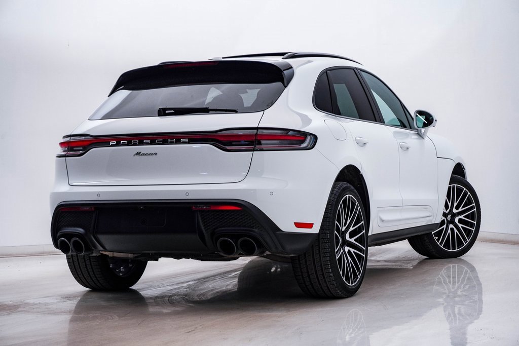 Certified 2025 Porsche Macan image 12