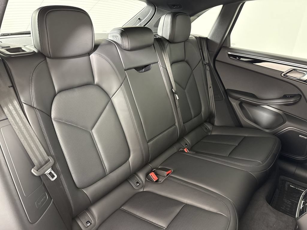 New 2026 Porsche Macan AWD/4WD image 23
