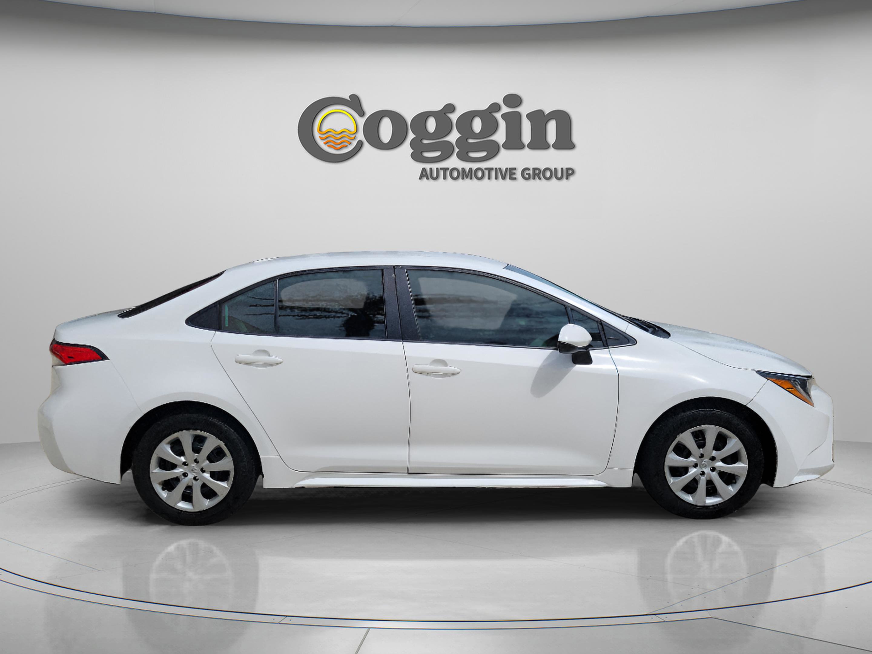 Used 2022 Toyota Corolla LE FWD image 4