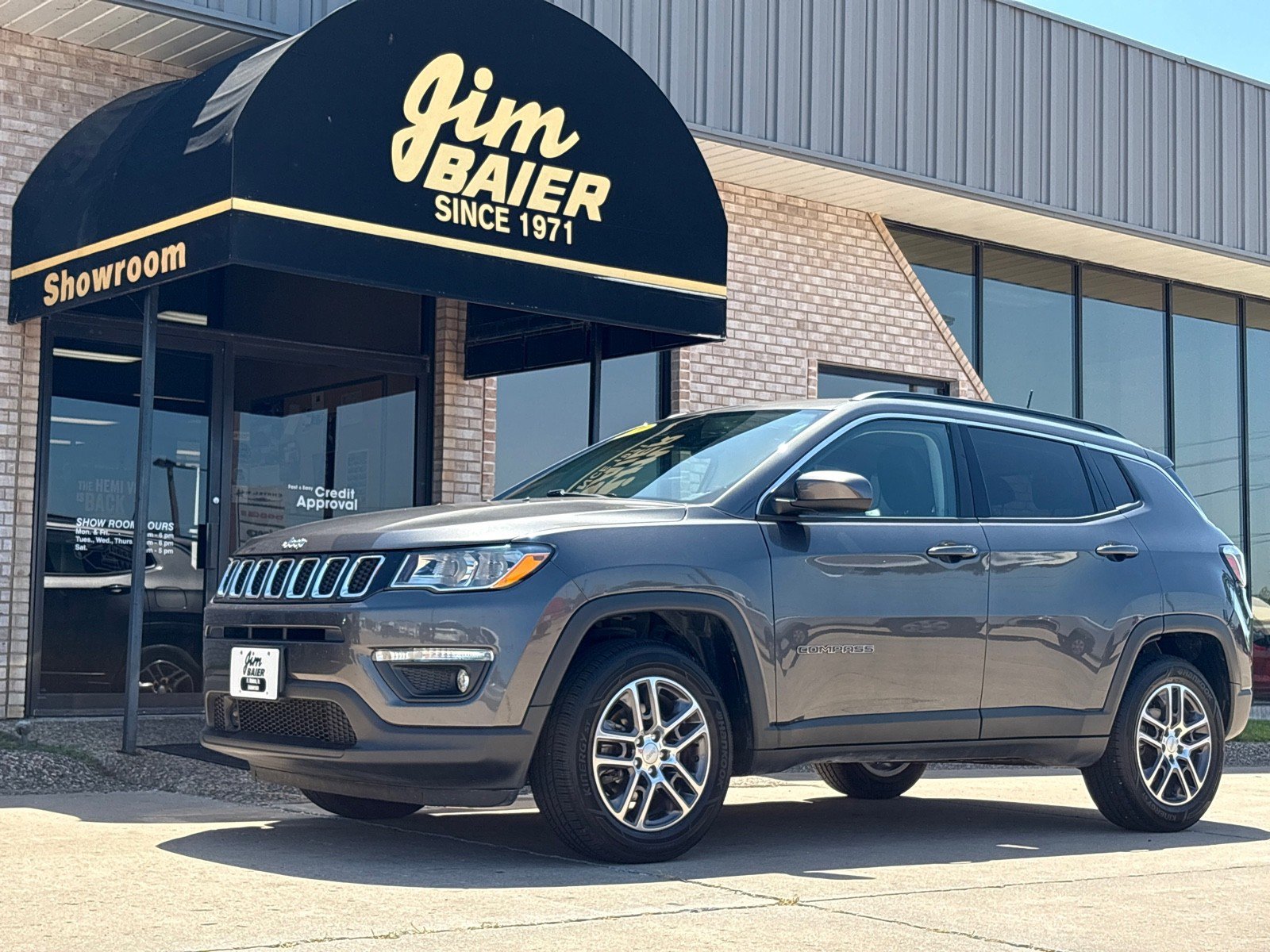 Used 2020 Jeep Compass Latitude image 1