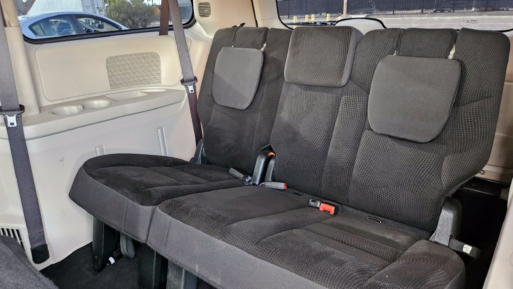 Used 2019 Dodge Grand Caravan SE FWD image 25