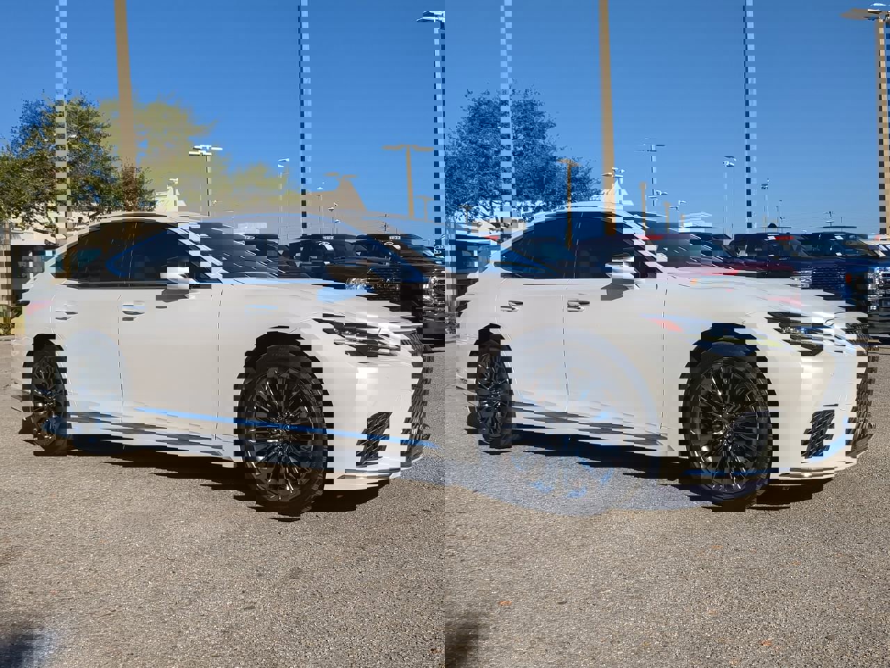 Used 2023 Lexus LS 500 w/ Accessory Package (Z2) image 2