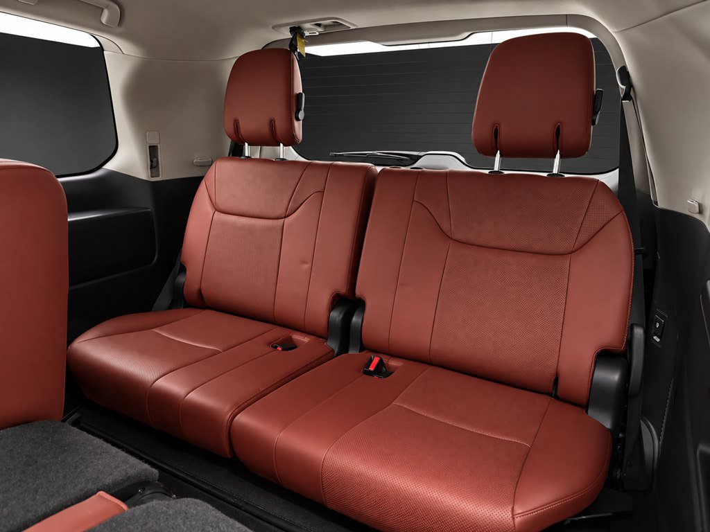 Used 2020 Lexus LX 570 4WD w/ Luxury Package image 20
