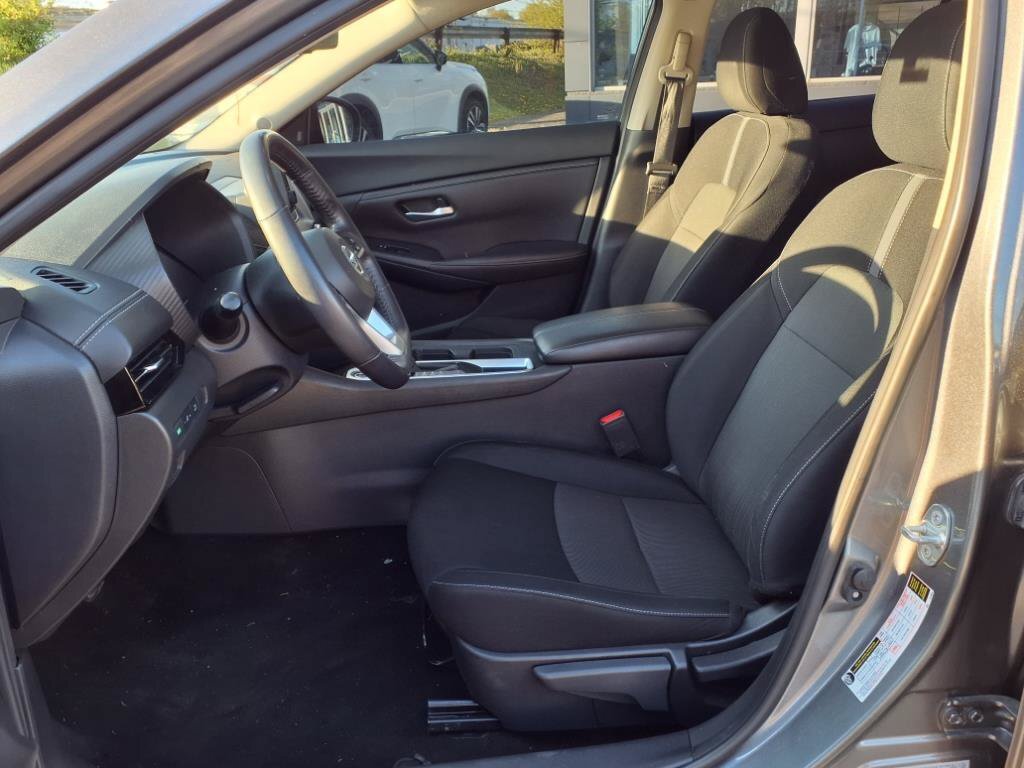 Used 2020 Nissan Sentra SV w/ Electronics Package FWD image 16
