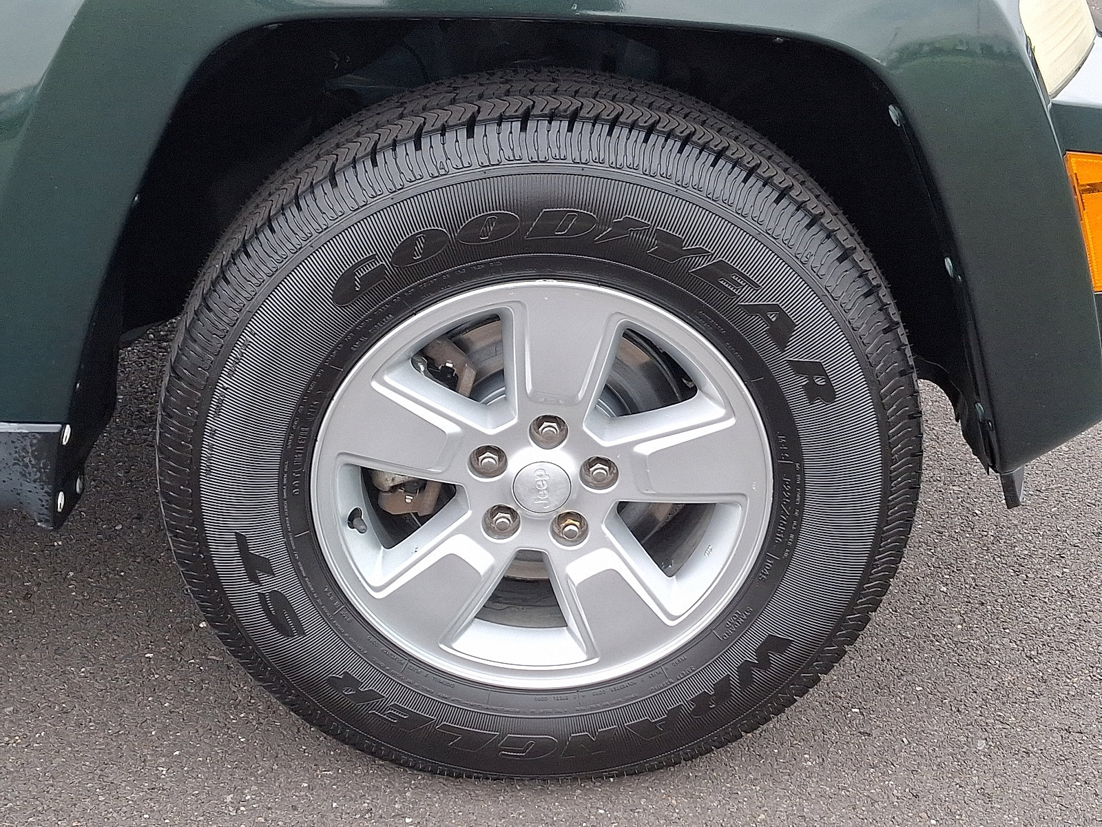 Used 2010 Jeep Liberty Sport w/ Popular Equipment Group image 8