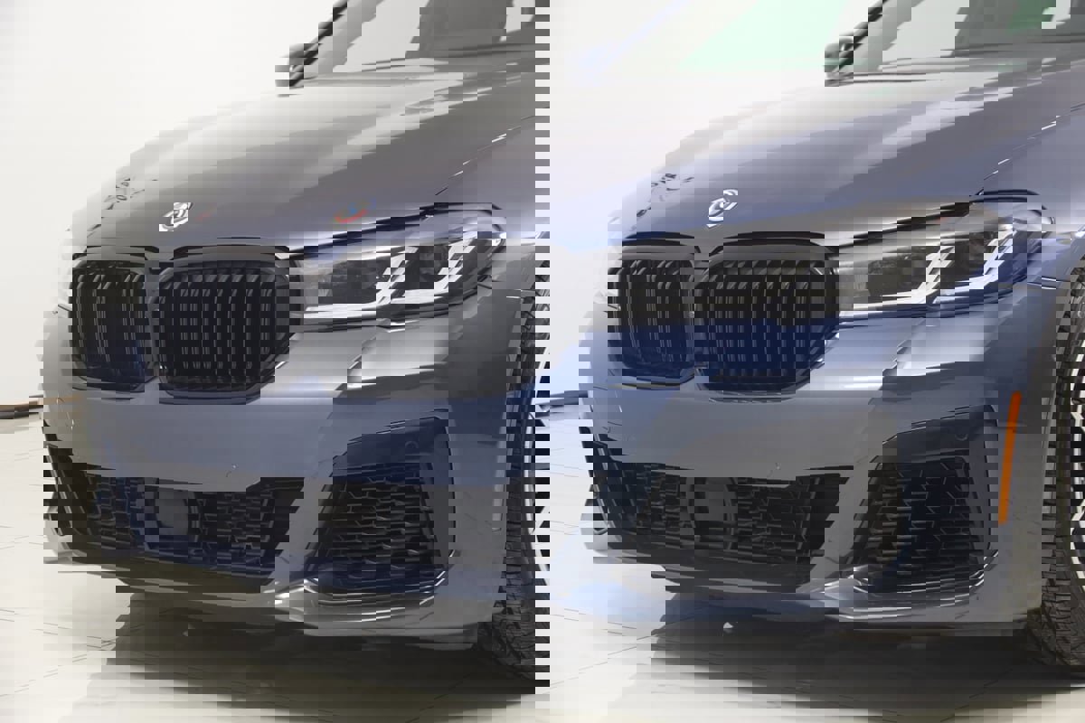 Used 2023 BMW M550i xDrive w/ Executive Package image 68